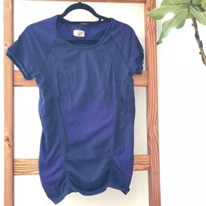 Athleta ruched workout tee